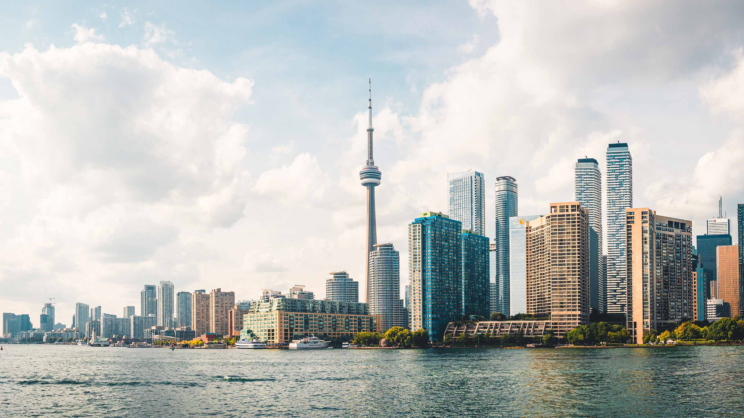Northern Advantage: Why Canadian Bonds Are Poised to Shine Amid Economic Headwinds