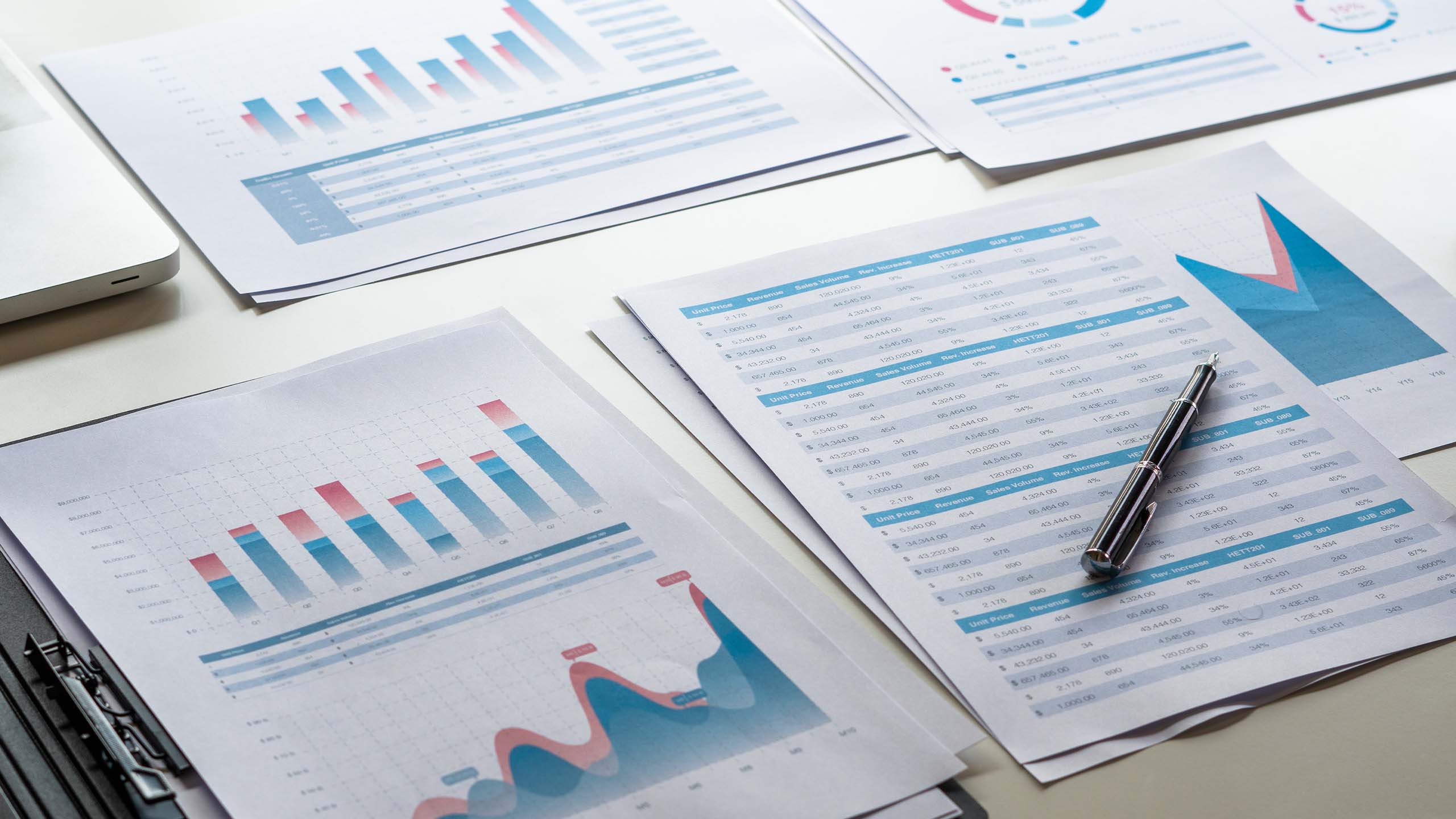 Understanding Bond Pricing and Performance
