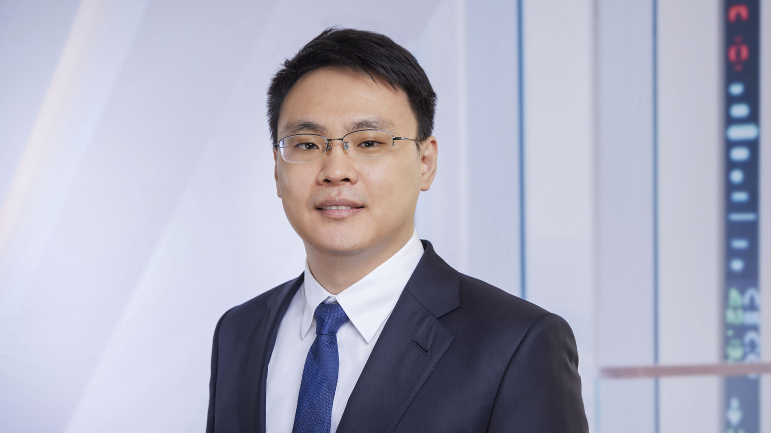 Headshot of Alex Zhou