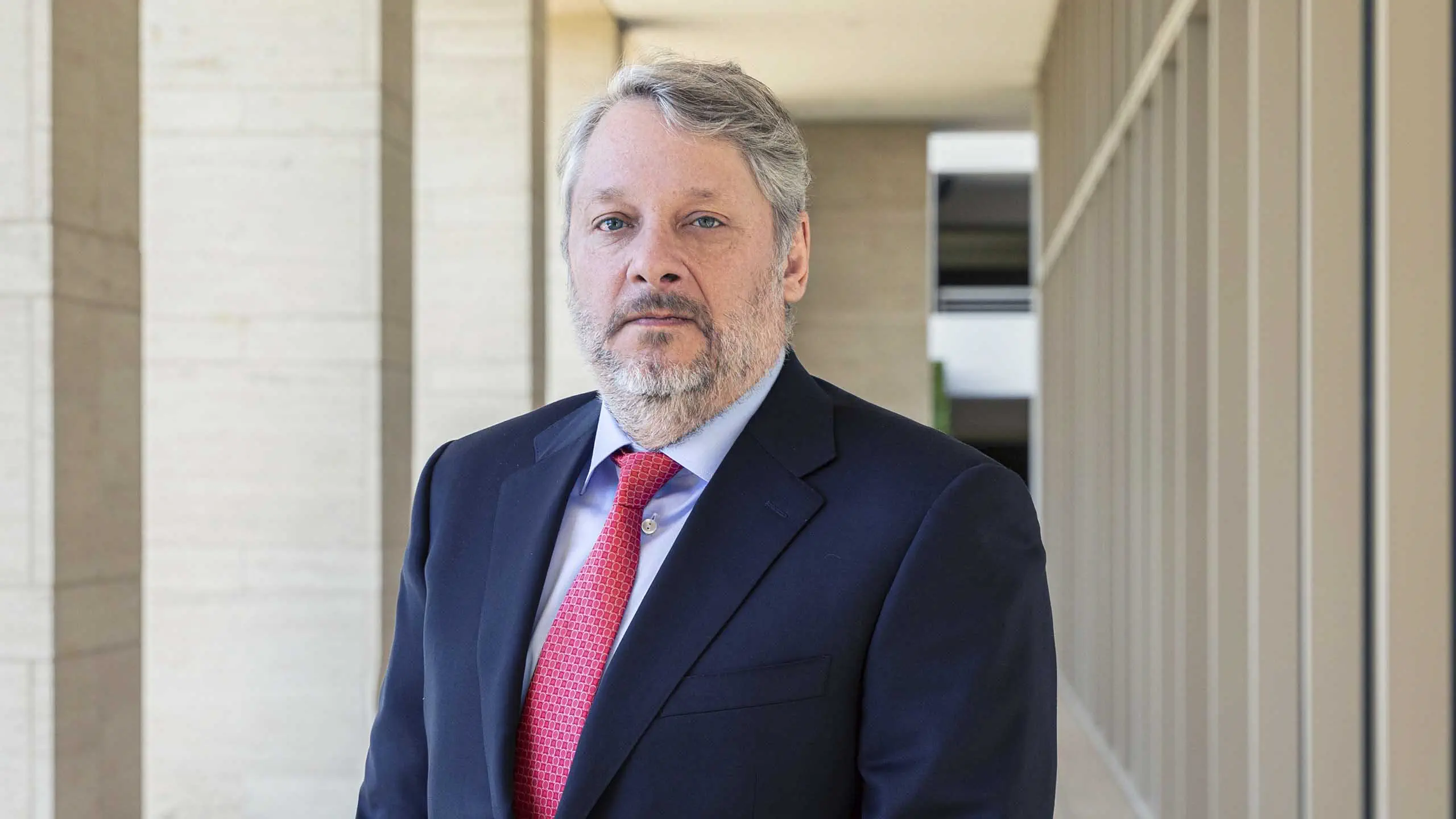 Headshot of Daniel J. Ivascyn