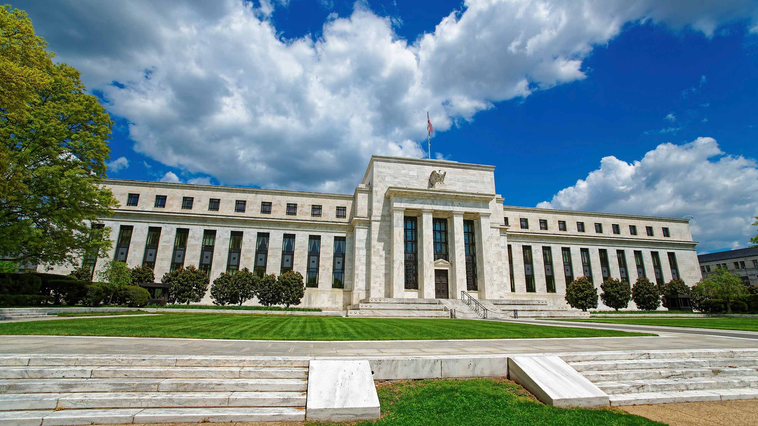 Fed Delivers Dovish Shift, Restarts Rate-Cutting Cycle