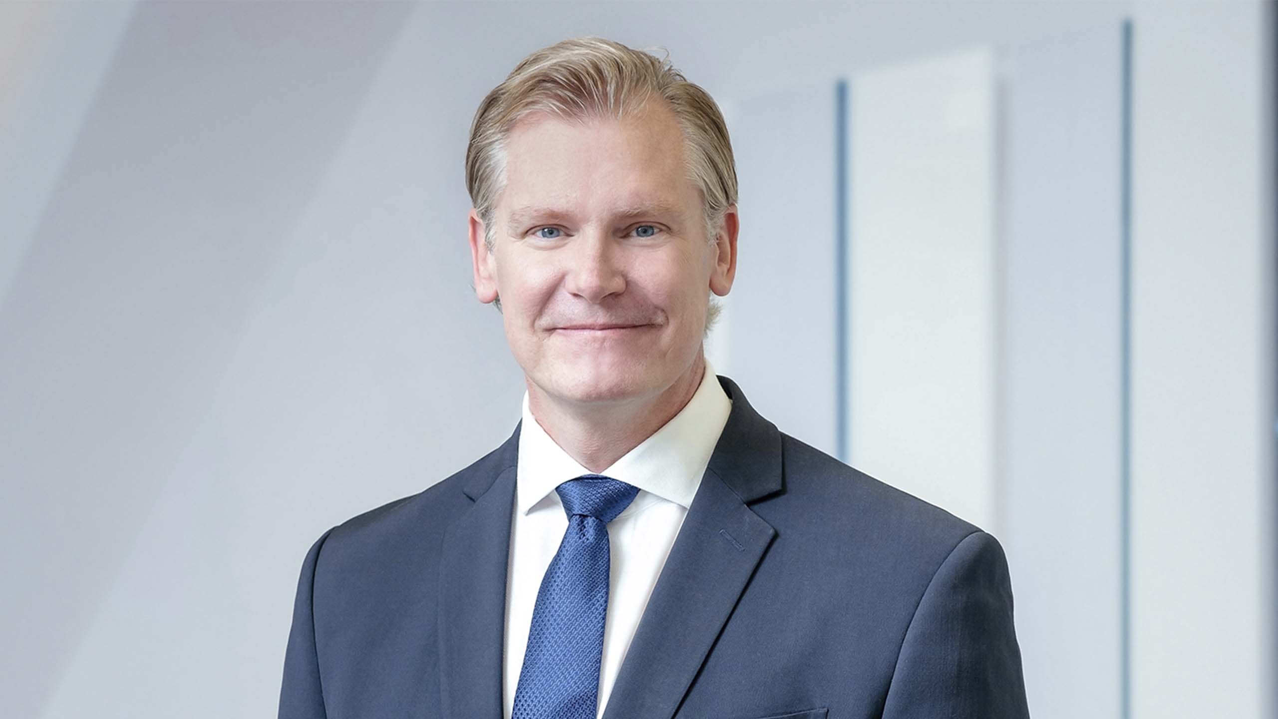 Headshot of Devin Ekberg