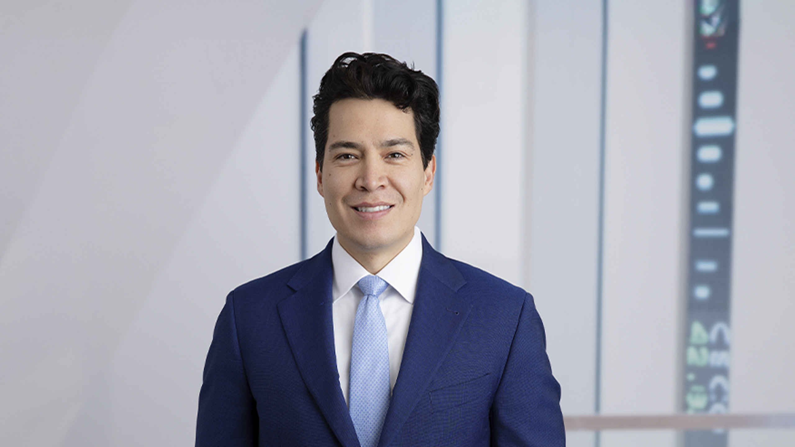 Headshot of Esteban Burbano