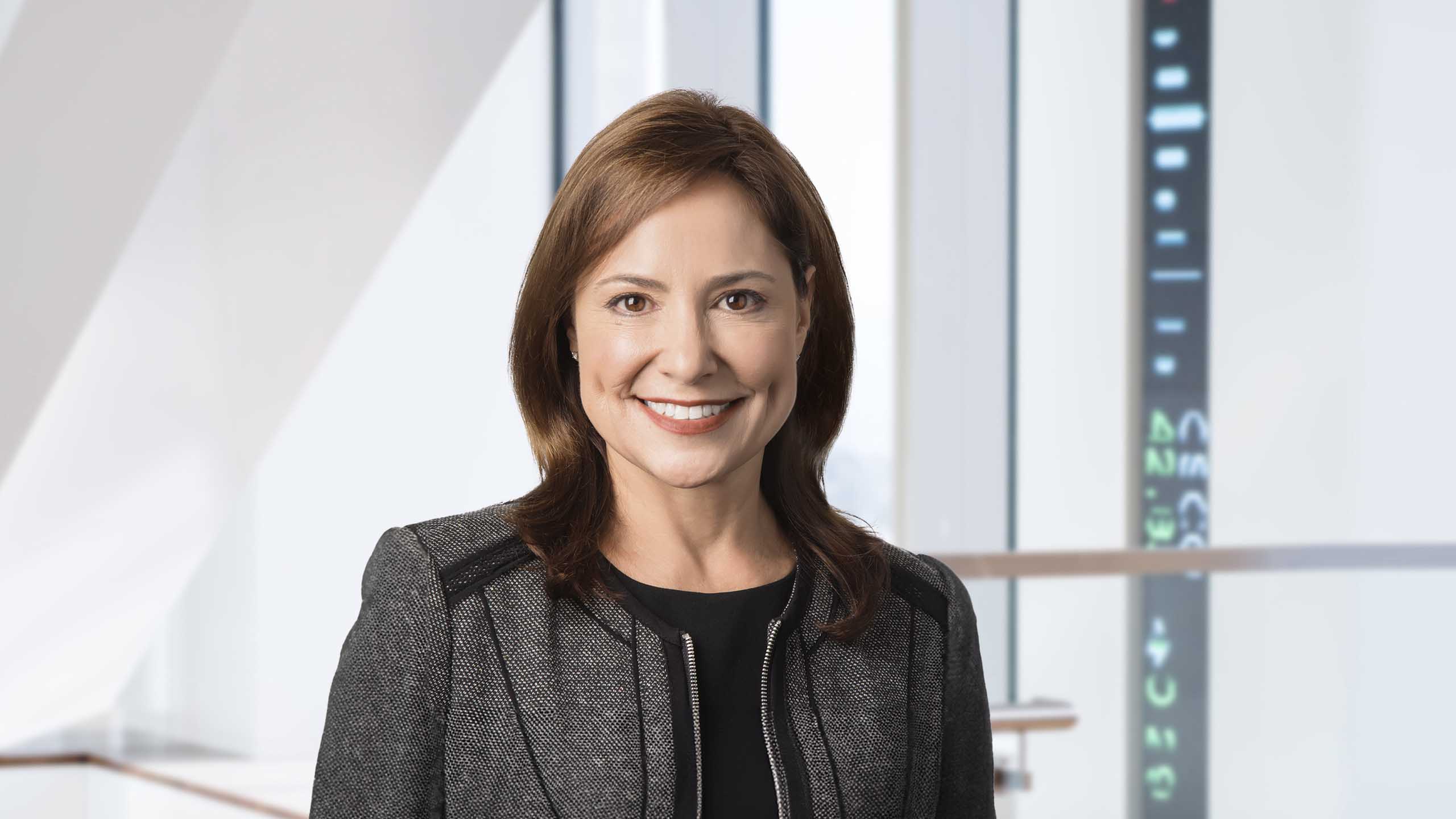 Headshot of Mary Kralis Hoppe